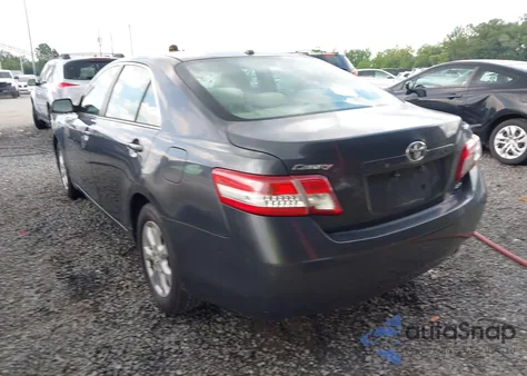 2011 Toyota Camry Le z USA, uszkodzony, nr VIN 4T1BF3EKXBU206792